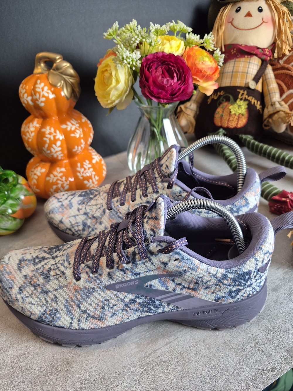 Brooks Revel Women's Running Shoes - Lavender Mosaic Pattern. Size 9.5